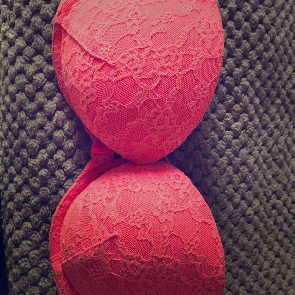 Victoria’s Secret Strapless Bra